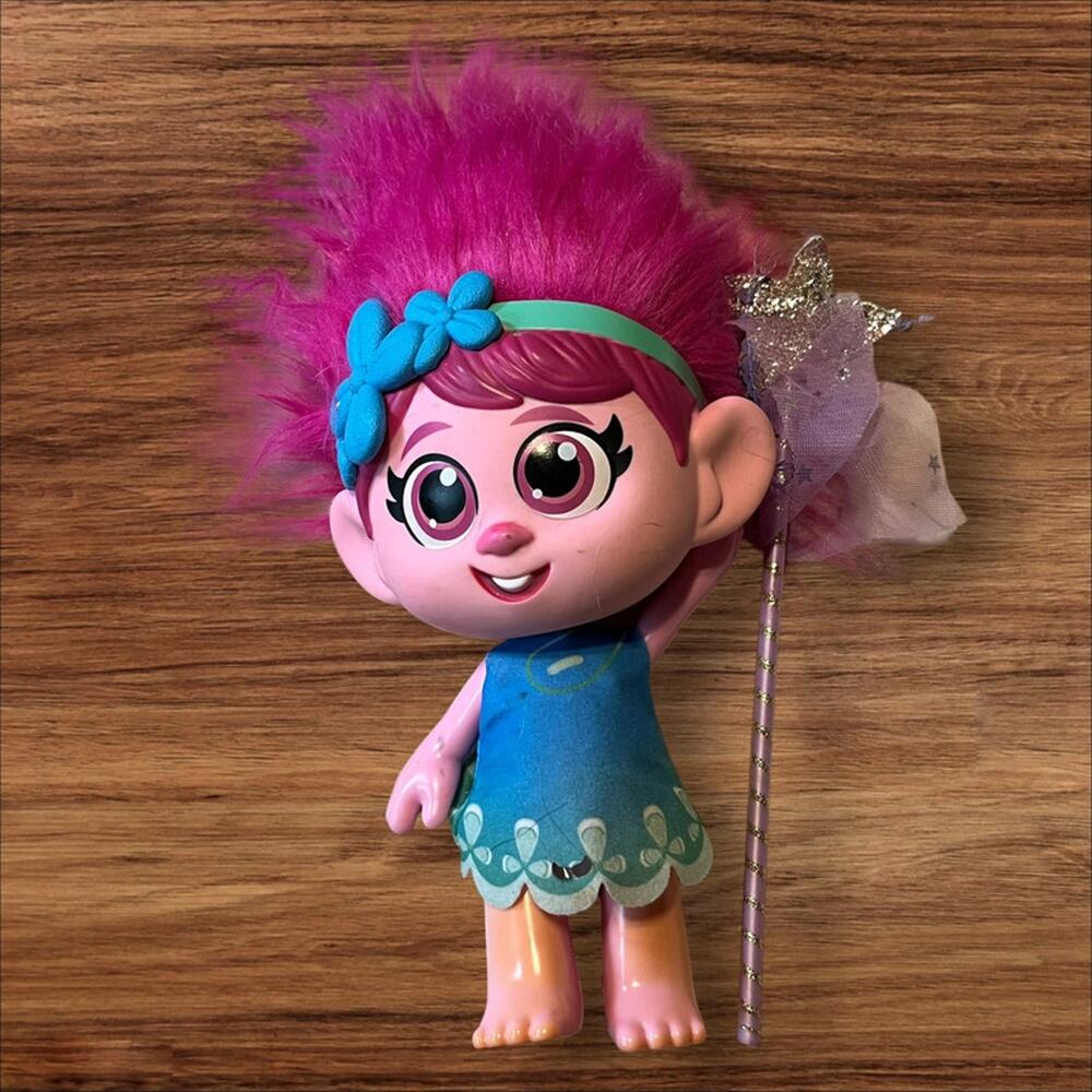 DreamWorks Trolls Poppy Doll Pink Hair Blue Dress with Star Wand
